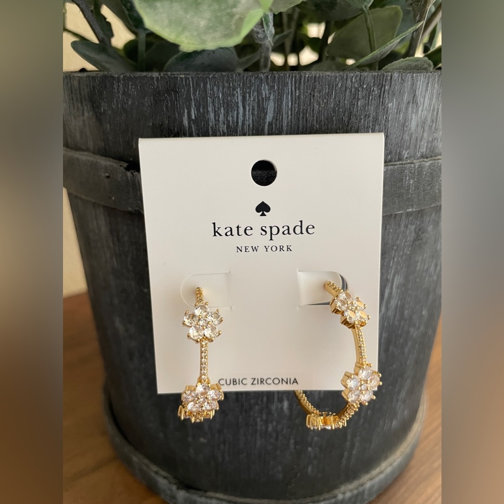Kate Spade - Gleaming Gardenia Flower Hoops